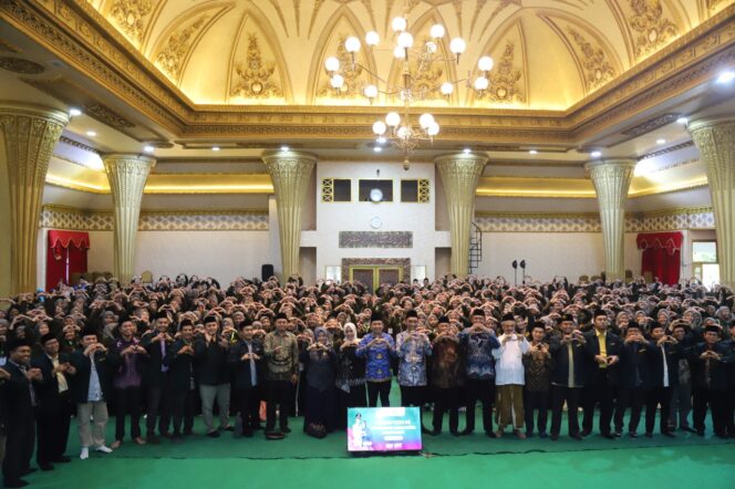 
Sambut Ratusan Peserta KKN Kolaboratif Universitas Ibrahimy, Bupati Fawait Sebut Ada Peran Penting Mahasiswa Dalam Pembangunan