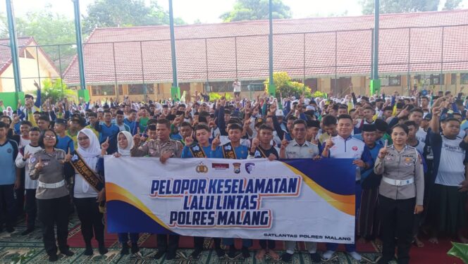 
Bersinergi dengan Kepolisian, MPM Honda Jatim Kampanyekan #Cari_Aman untuk Ribuan Pelajar di Momen MPLS