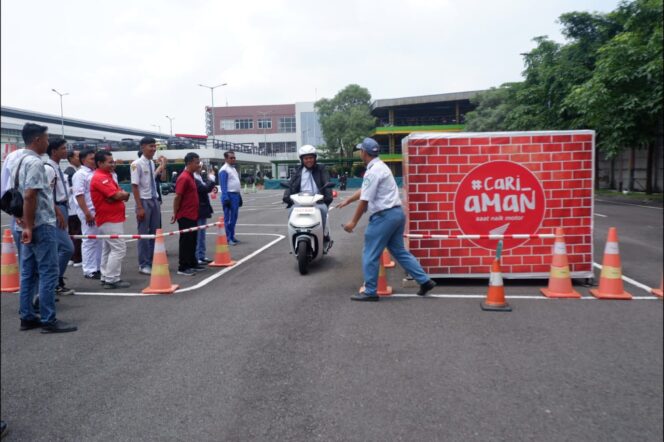 
Jaga Jarak, Jangan Ngebut! Ini Tips Berkendara #Cari_Aman