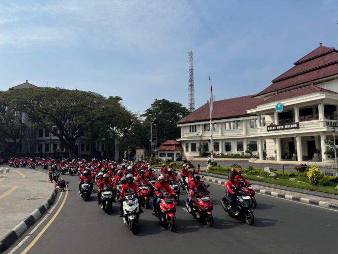 
Ribuan Pecinta Honda Vario Ramaikan Parade Vario160 di Malang