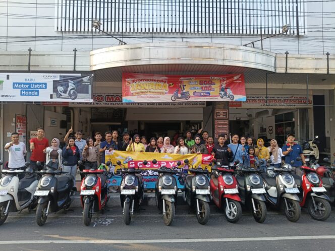 
Scoopy Velocreativity Blitar: Gaya Unik dan Kreativitas Warnai Rolling City Pecinta Skutik Fashionable