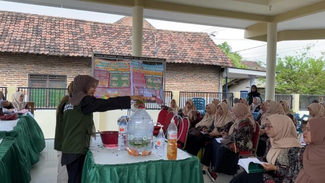 Eco Enzyme: Dari Sampah Dapur Menjadi Solusi Ramah Lingkungan di Desa Winong