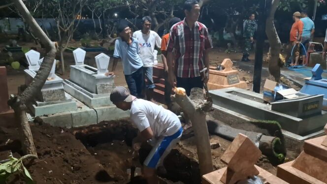 
Jenazah Pilot Andal Marsma Fajar Adriyanto Akan Dimakamkan di Probolinggo Secara Militer