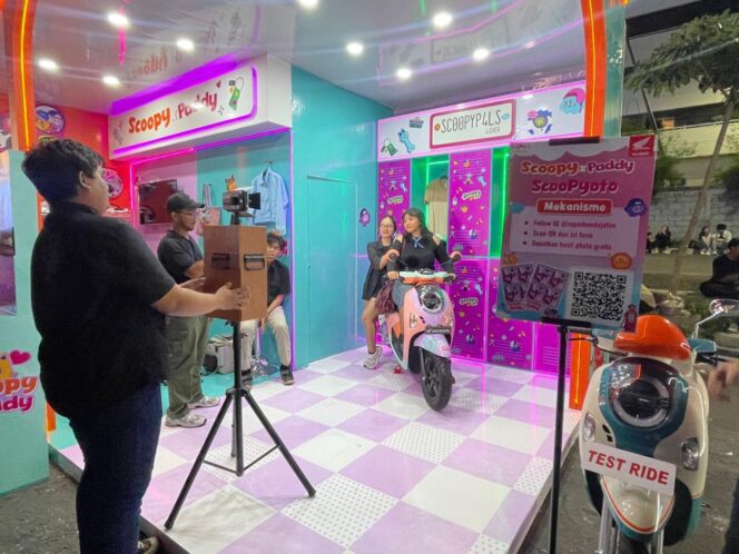 
Pengunjung Padati Booth Honda, Honda Scoopy Modifikasi Jadi Magnet di Scoopy x Paddy