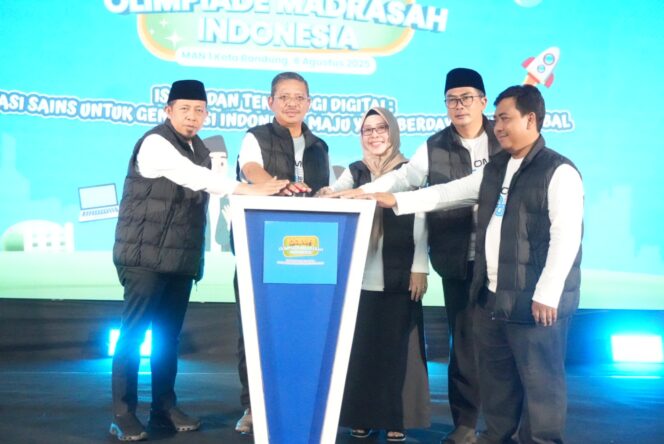 
Kick Off OMI 2025 Siap Cetak Generasi Emas Sains dan Teknologi Berakhlak Mulia