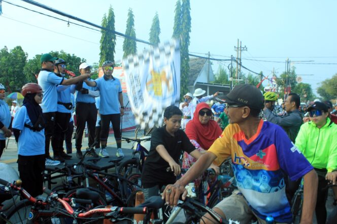 
Ribuan Goweser Ramaikan Gowes Kemerdekaan Pemkot Pasuruan Bersama KNPI