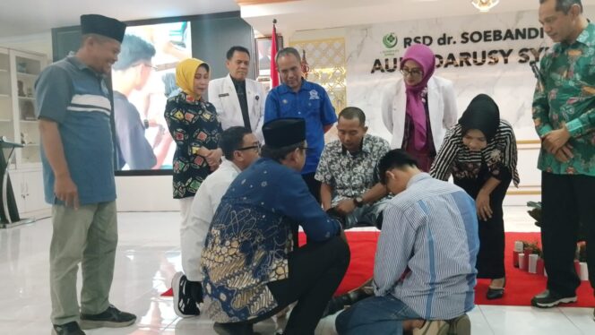 Gus’e Peduli Kesehatan Berlanjut, RSD Soebandi Fasilitasi Operasi Bibir Sumbing dan Bantuan Kaki Tangan Palsu
