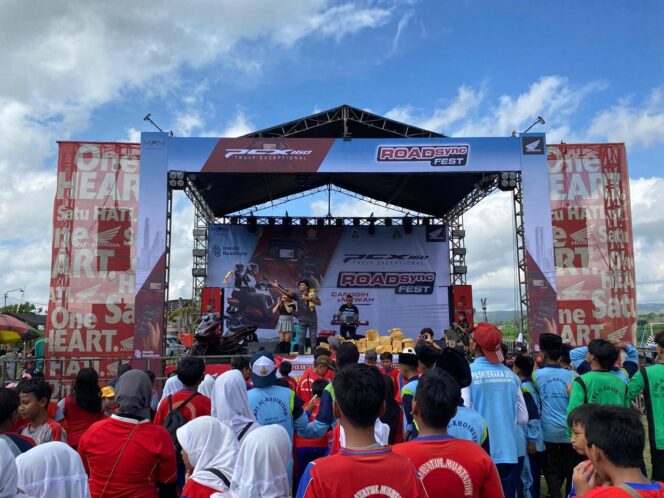 
PCX160 Roadsync Fest Meriahkan Tulungagung, Konsumen Antusias Ikuti City Rolling & Riding Test