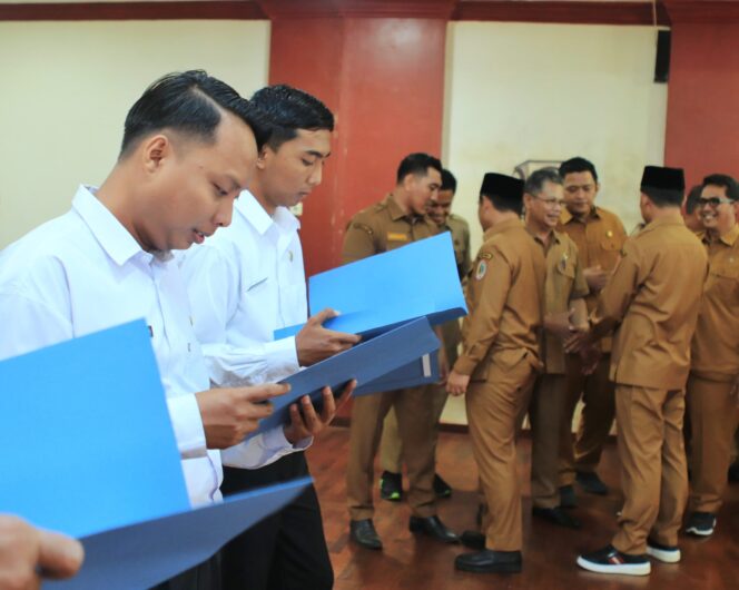 
11 PPPK Terima SK, Mas Adi Tekankan Integritas, Profesionalisme, dan Kinerja Nyata