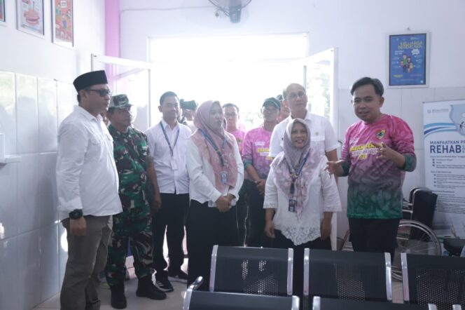 Pastikan Layanan Kesehatan UHC Berjalan Optimal, Bupati Jember Tinjau Puskesmas Panti