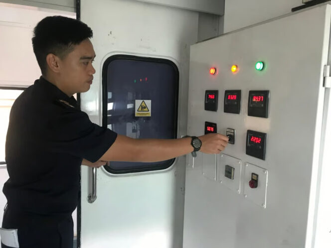 
Kereta Pembangkit Handal, KAI Divre III Palembang Jaga Kelancaran Perjalanan dan Kenyamanan Pelanggan