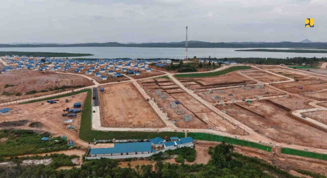 
Menteri PU Perkuat Infrastruktur Permukiman : Sasar Kawasan Kumuh, Destinasi Wisata, dan Pengentasan Kemiskinan