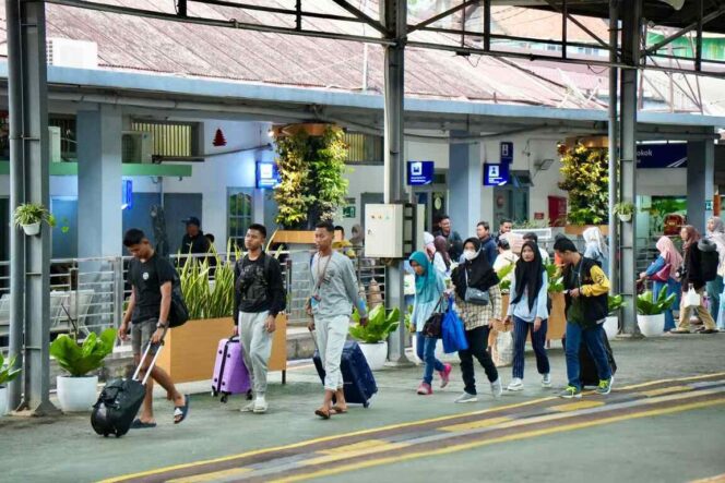 
PT KAI Divre IV Tanjungkarang Raih Skor Tinggi CSI 4,71 pada Semester I 2025