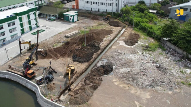 
Tangani Banjir Kaligawe-Sayung, Kementerian PU Bangun Sodetan Darurat Sepanjang 227 Meter dan Tambah Kapasitas Pompa