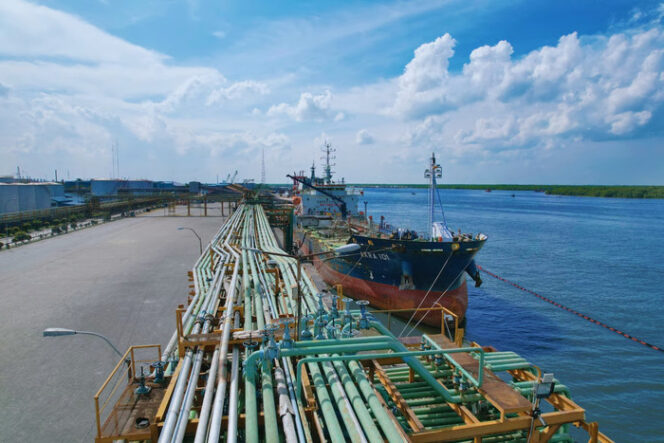 
Dukung Pergerakan Industri, Pelindo Perkuat Layanan Curah Cair