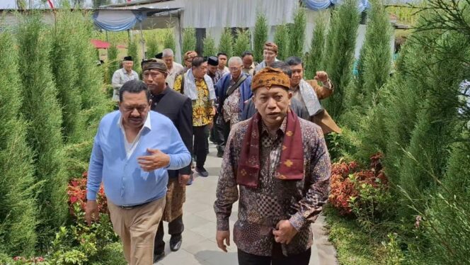 
Menkop RI Bersama Mujadalah Kyai Kampung Tingkatkan Ekonomi Masyarakat Tengger Probolinggo Melalui Koperasi Merah Putih