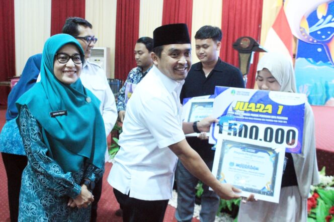 
Peringati Hari Ikan Nasional, Mas Adi: Ayo Makan Ikan, Cegah Stunting!