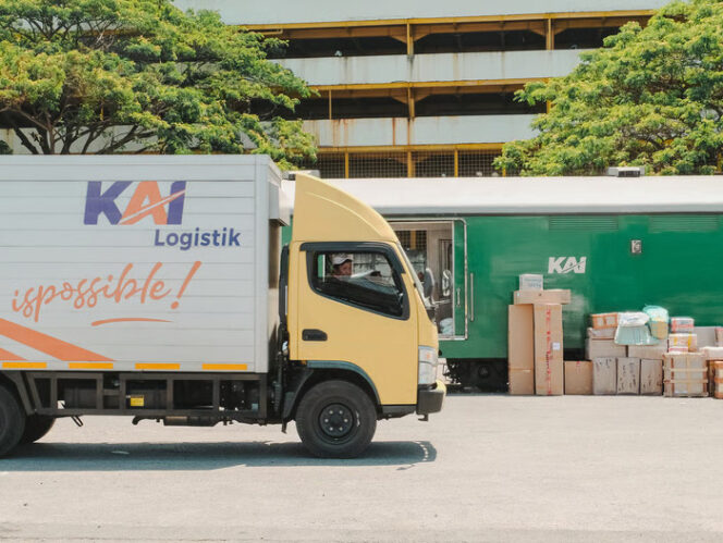 
KAI Logistik Perluas Layanan Nasional: KALOG Express Kini Layani Pengiriman Paket dan Barang Elektronik ke Seluruh Indonesia