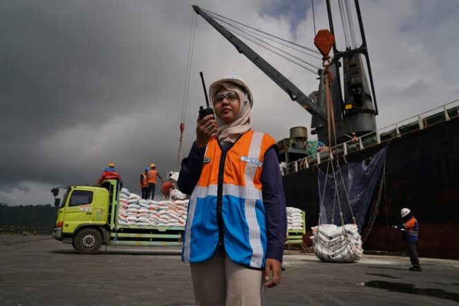 
Pelindo Multi Terminal Tingkatkan Kesiapsiagaan Operasional Menghadapi Potensi Cuaca Ekstrem