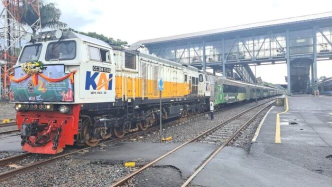 
KAI Daop 8 Surabaya dan Railfans Malang Raya Hiasi HUT KA Gajayana ke-26