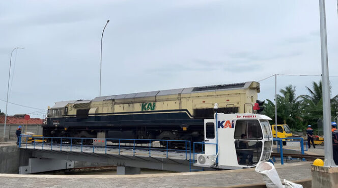 
Jalur Putar: Mempermudah Jarak Pandang Masinis untuk Keamanan Perjalanan Kereta Divre III Palembang
