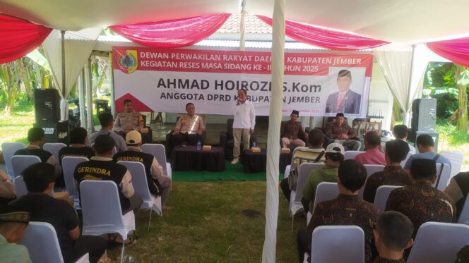 
Hoirozi Sosialisasikan MBG dan Program Kabupaten di Reses Masa Sidang III Pakusari