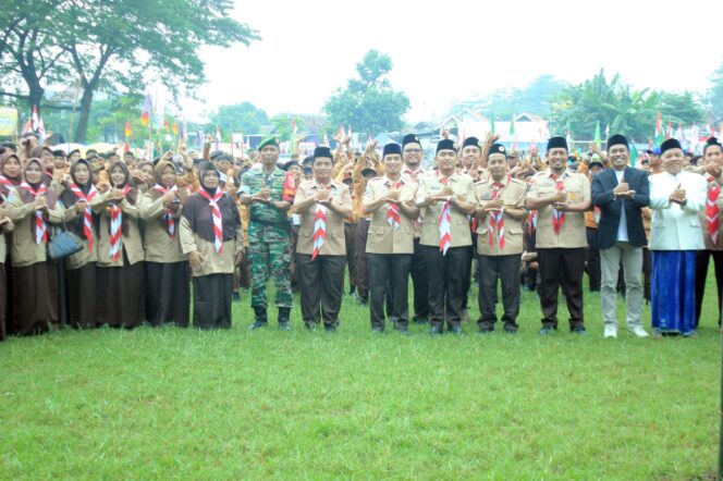 
Wali Kota Pasuruan Buka Jelajah Santri ke-3 dan Pekan Madaris, Perkuat Karakter dan Nasionalisme Santri