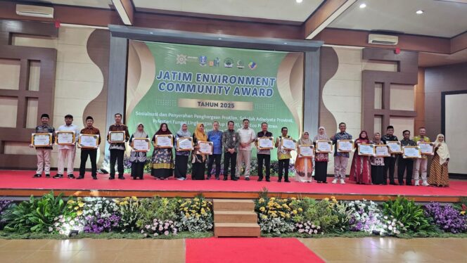 
Prestasi Lingkungan Jember Berlanjut, Desa–Kelurahan Bersih Lestari hingga Sekolah Adiwiyata