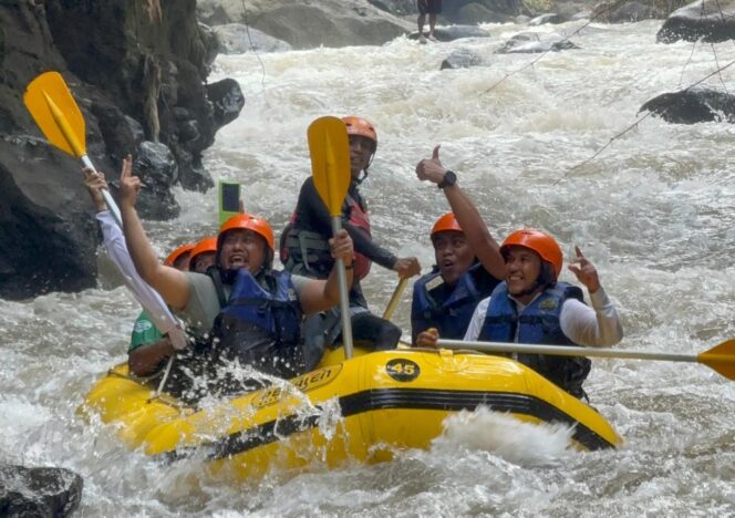 
Kedua Pimpinan Parpol di Probolinggo Bertemu di Tengah Derasnya Dinamika
