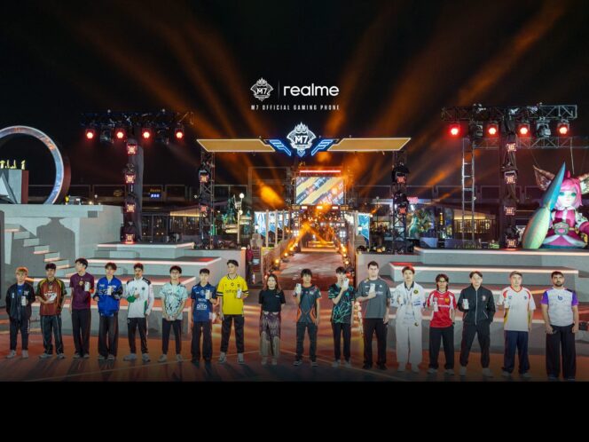 
Realme Pimpin Prosesi Serah Terima Device Terbesar dalam Sejarah M Series
