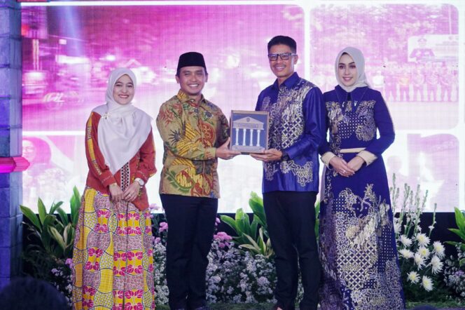 
Wali Kota Pasuruan Hadiri Pisah Sambut Kapolres, Tegaskan Pentingnya Sinergi dan Persahabatan