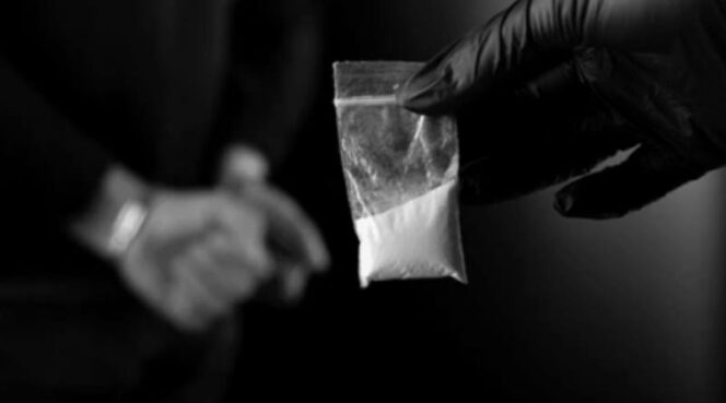 
Baru Sepekan Menjabat, Kasat Resnarkoba Polres Pasuruan Kota Ringkus Para Pengedar Sabu