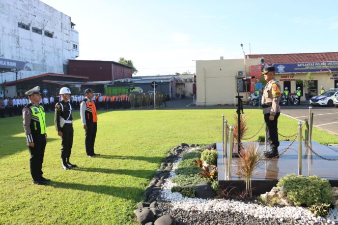 
Polres Mojokerto Kota Gelar Apel Operasi Keselamatan Semeru 2026, Wujudkan Kamseltibcarlantas Aman dan Nyaman