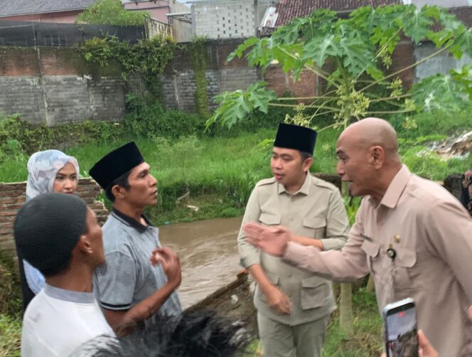 
Terima Laporan Satgas, Bupati Jember Sidak Perumahan Rawan Banjir