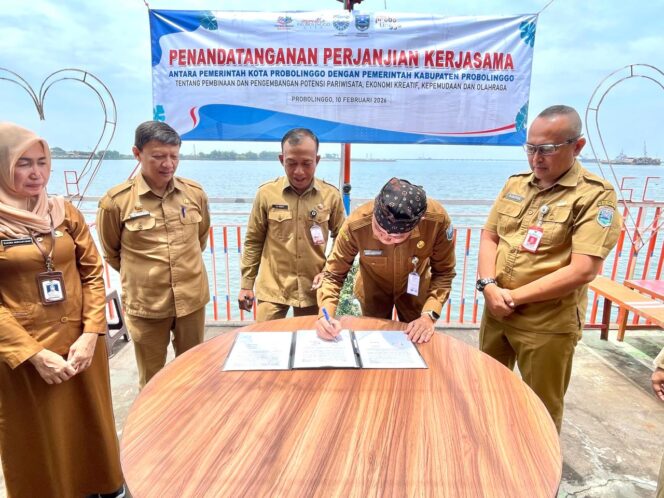 
Disporapar Kabupaten dan Kota Probolinggo Teken PKS Pengembangan Potensi Pariwisata, Ekraf, Kepemudaan dan Olahraga