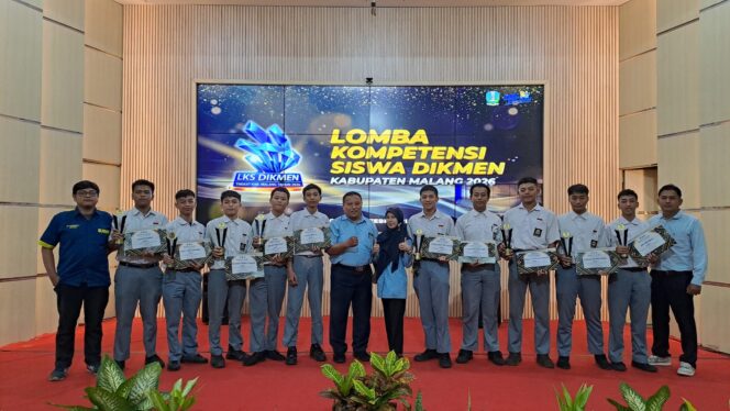 
Cetak Prestasi, SMK Muhammadiyah 1 Kepanjen Raih Juara Umum LKS Kabupaten Malang 2026