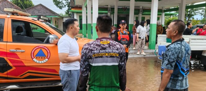 
Hujan Ekstrem Picu Banjir Jember, Satu Warga Meninggal dan Ribuan Mengungsi 