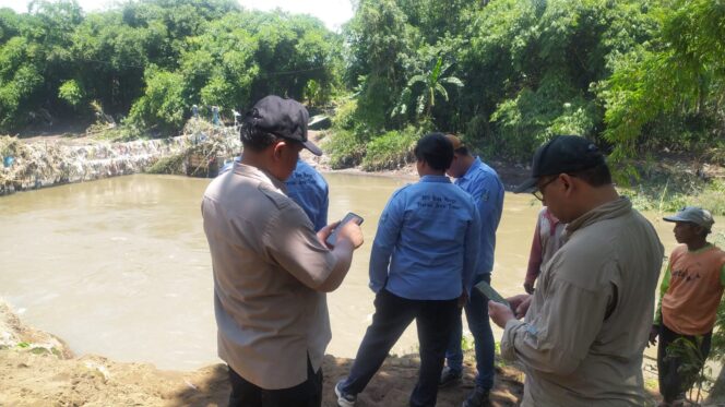 
Bupati Fawait Wadul Gubernur, Pemprov Langsung Turun Tangan: Infrastruktur Rusak Pascabanjir Jember Diprioritaskan 