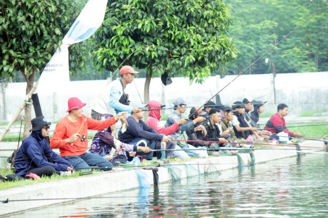 
Ratusan Peserta Ramaikan Lomba Mancing HUT ke-340 Kota Pasuruan