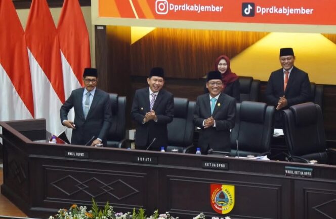 
Refleksi Setahun Memimpin, Gus Fawait Tegaskan Hubungan dengan DPRD dan Tim Sukses Tetap Solid