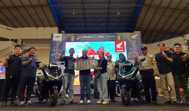 
Honda Ramadan Exhibition & Pengundian “Untukmu Konsumen Honda” Meriahkan GOR Ken Arok Malang