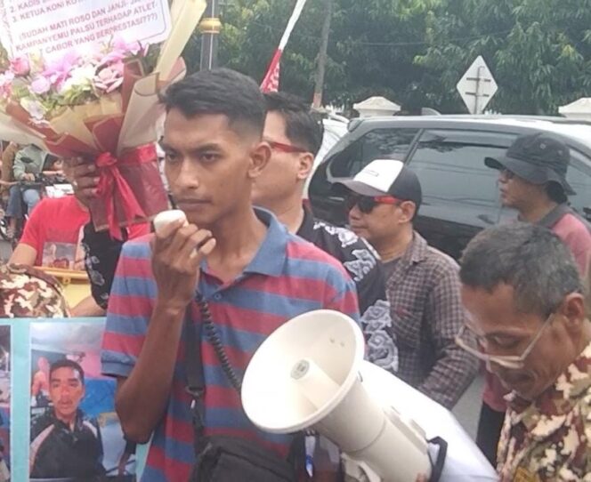 
BREAKING NEWS: Atlet dan Pelatih Geruduk Kantor Pemkot Pasuruan, Tuntut Transparansi Bonus Prestasi