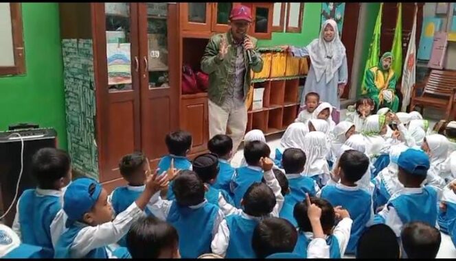 
Tumbuhkan Karakter Sejak Dini, KB-TK Darul Ulum Gelar Giat Inspirasi Ramadan bersama Kabarpas