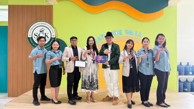 
Transformasi Tata Kelola Fasilitas Sekolah Nasional, Prototype Optimalisasi Sarpras K-12 diluncurkan di Sekolah Citra Kasih Samarinda