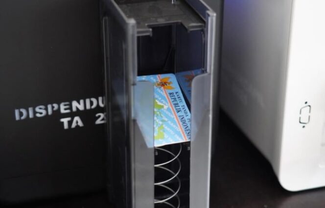 
Soal E-KTP Viral, Kecamatan Patrang Jelaskan Mekanisme Cetak di Dispendukcapil