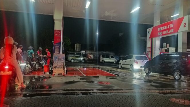 
Tambahan Ratusan Ribu Liter BBM Masuk Jember, Bupati Fawait Minta Warga Tetap Tenang