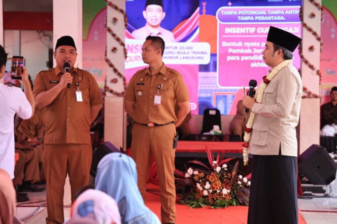 
Insentif Guru Ngaji Jember Naik Signifikan, 21 Ribu Penerima Ditarget Cair Sebelum Lebaran