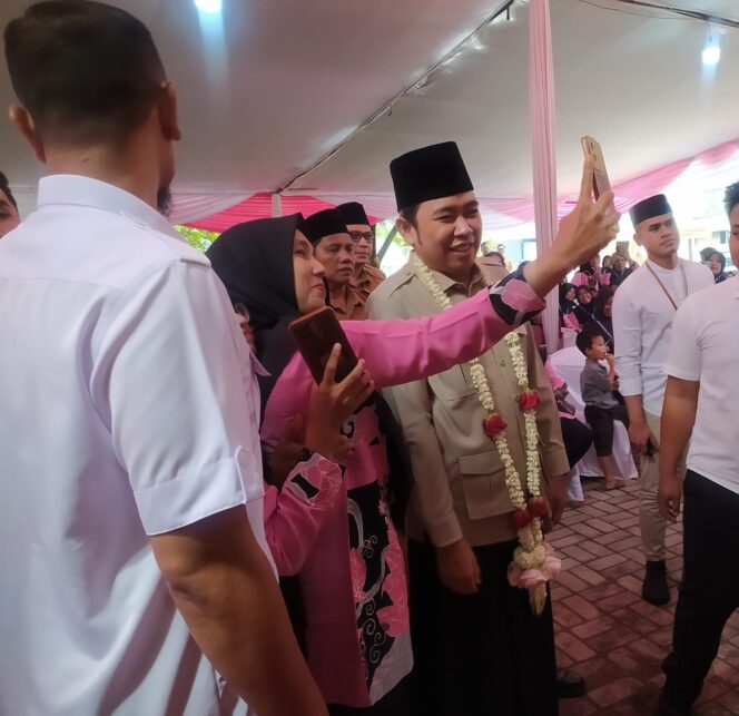 
Temui Kader Posyandu di Kalisat, Gus Fawait Tekankan Penanganan Serius Stunting dan Ibu Hamil Berisiko 