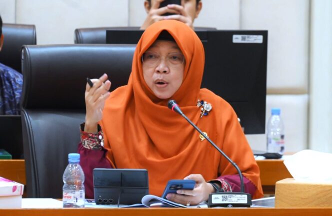 
Jaga Defisit APBN, Anis Byarwati Sepakat Opsi Menkeu Pangkas MBG dan Tunda Belanja Infrastruktur