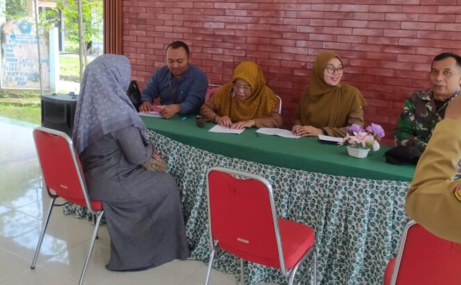 
Insentif Guru Ngaji Jember Cair Jelang Lebaran, Yuliana: Sangat Membantu, Kami Sedang Rehab Mushola 